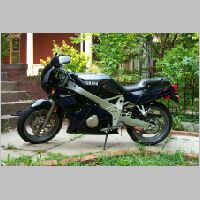 fzr400_left_side.JPG
